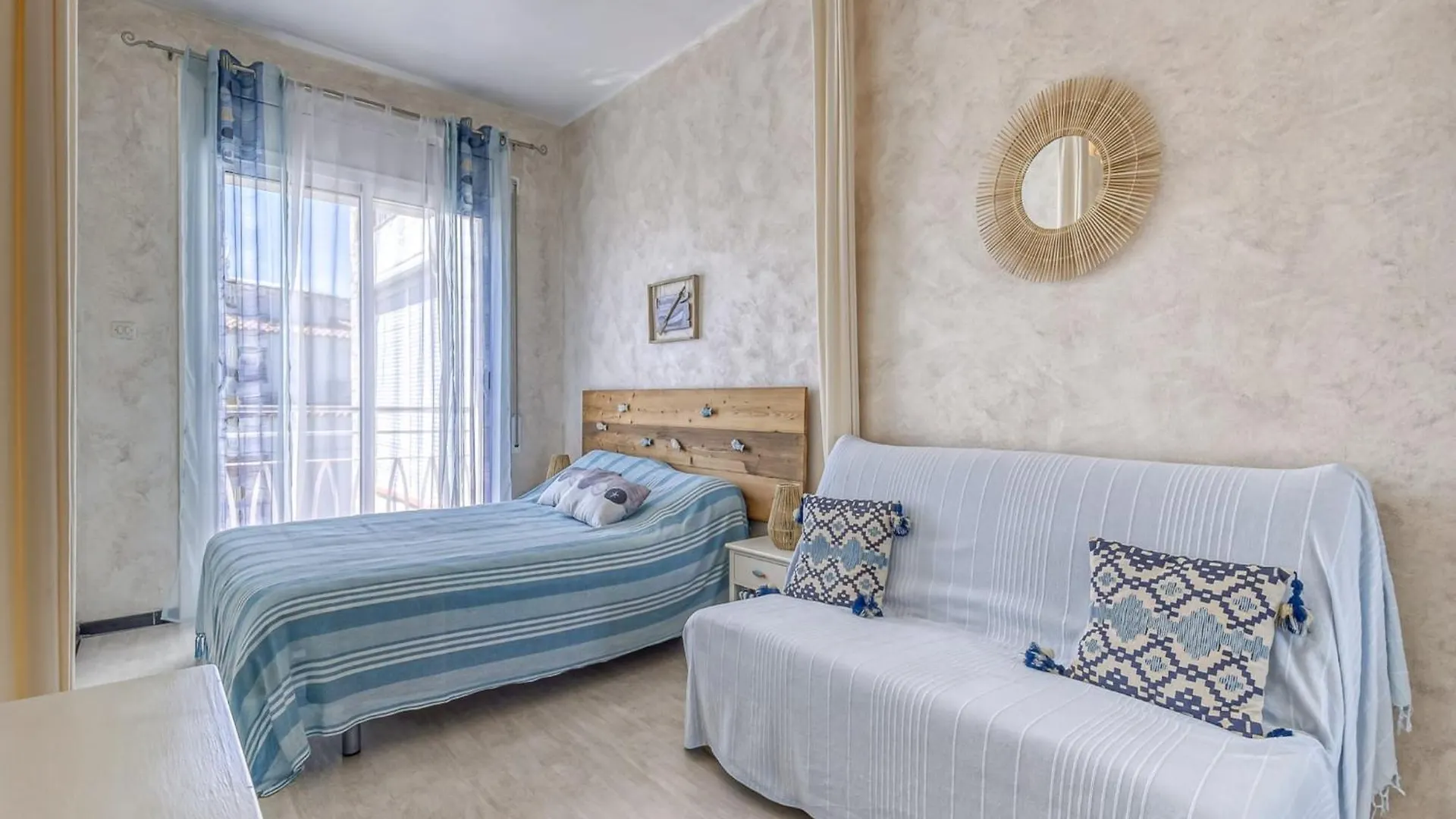 Apartment In Mountain Gateway Roses Spagna