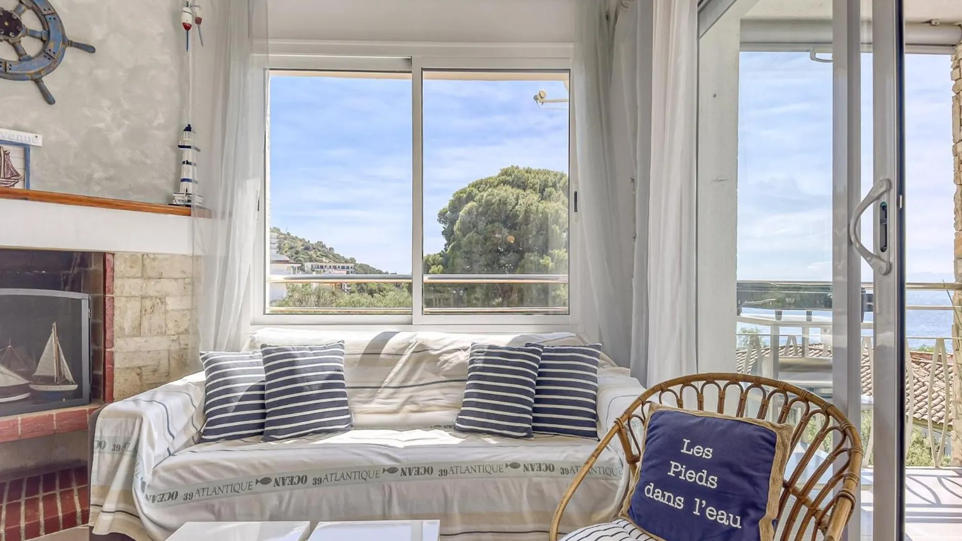 Apartment In Mountain Gateway Roses 0*,  Spagna